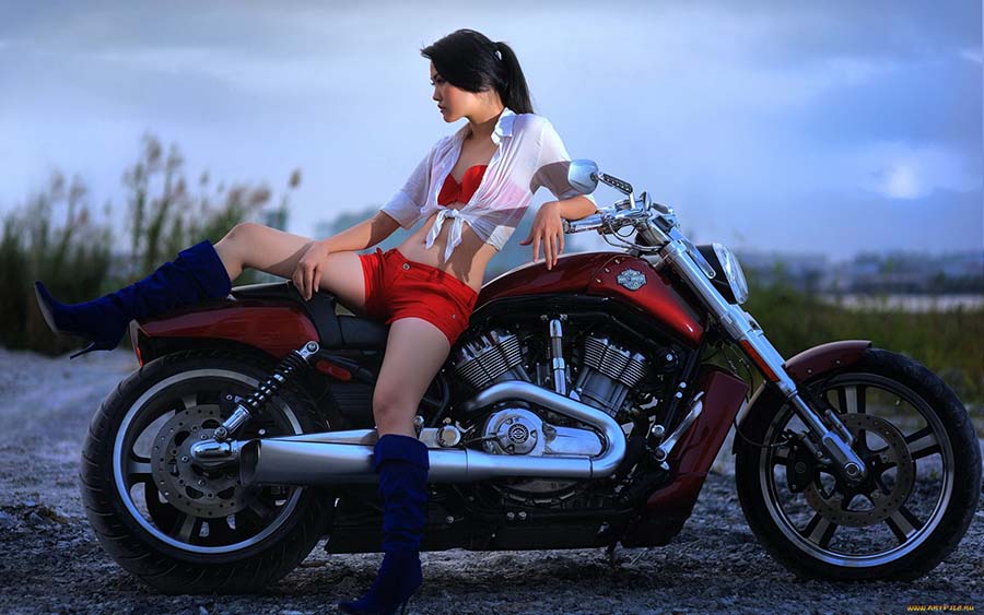 Beautiful girls and motorcycles in Ensenada