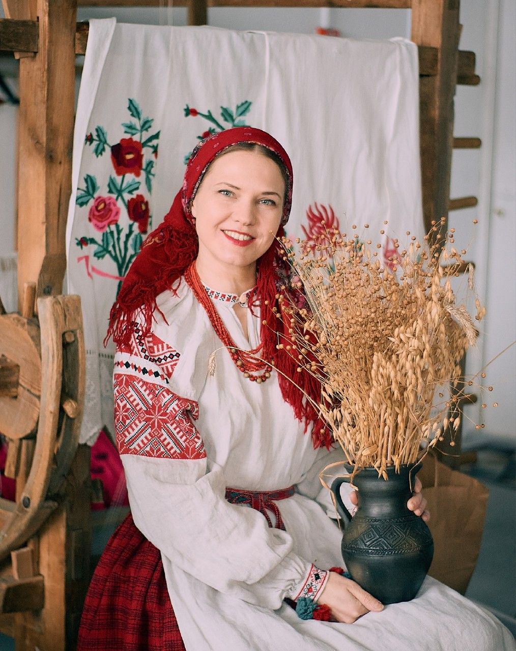 Women in Slavic costumes in Ensenada