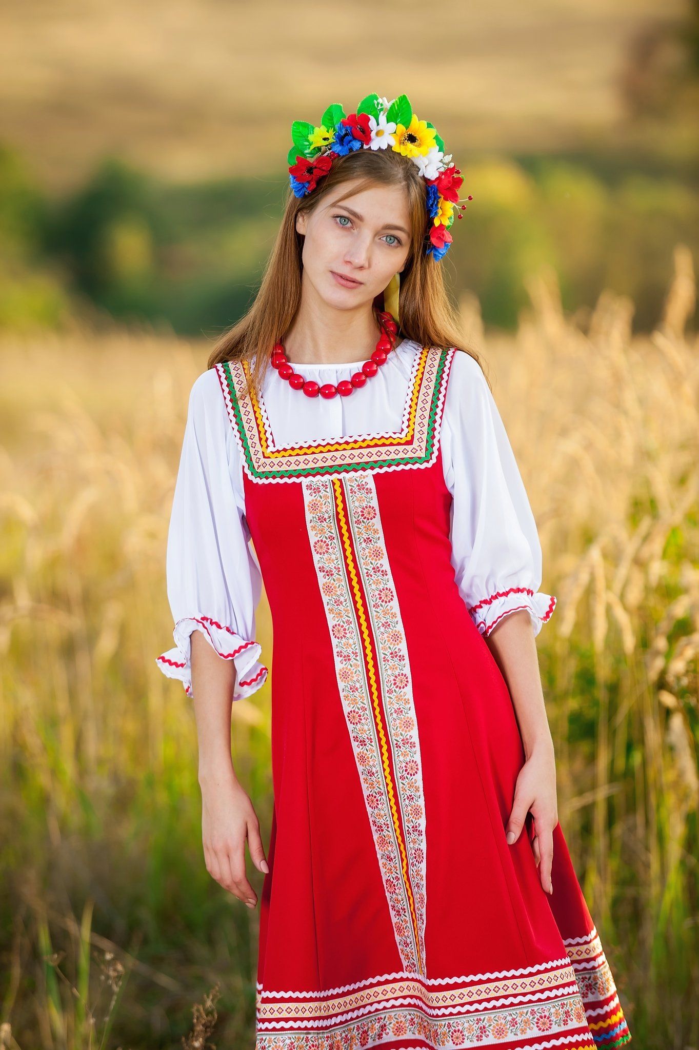 Women in Slavic costumes in Ensenada