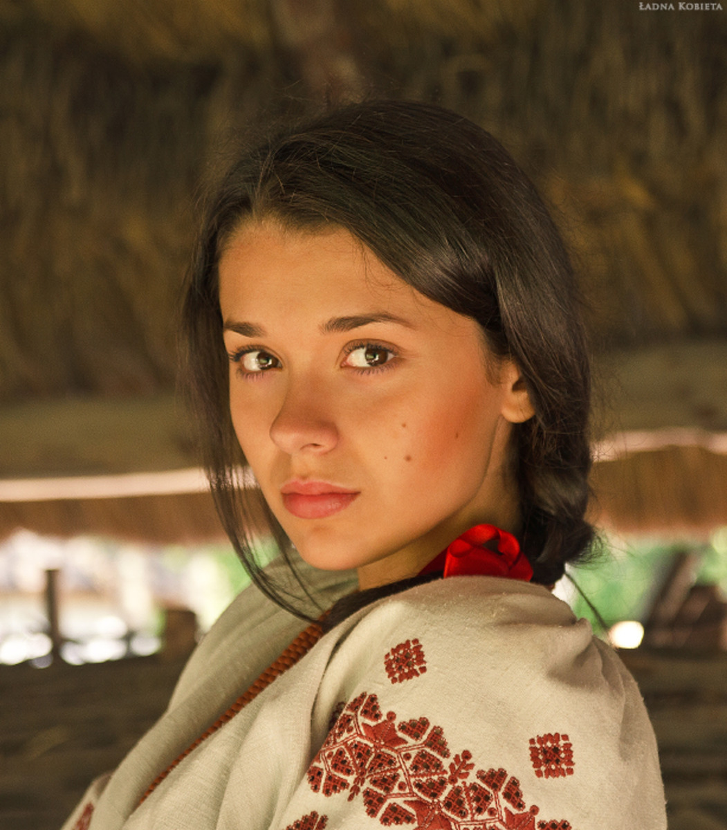 Girls in Slavic costumes in Ensenada