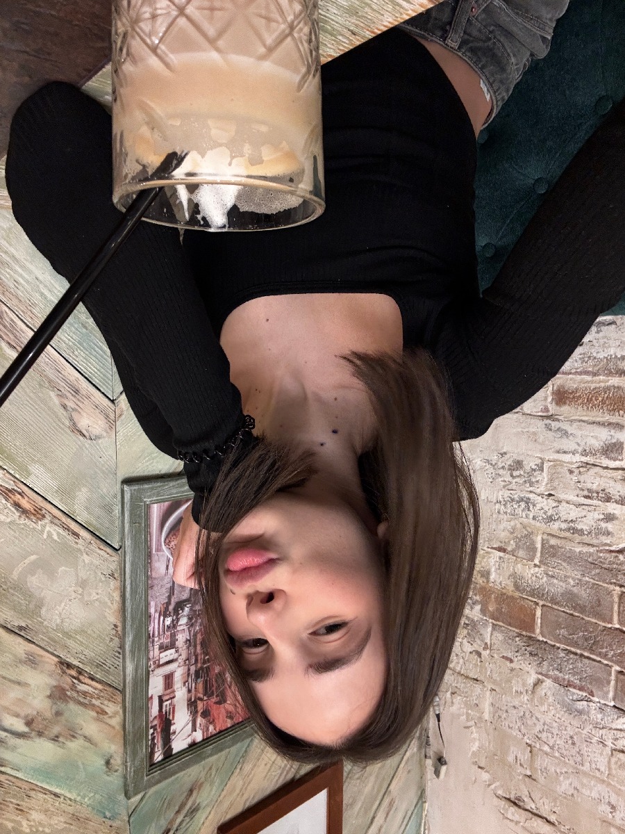 Fresh photos, fresh mood — Tina online in Ensenada